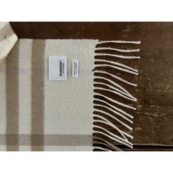 Burberry Classic Check Cashmere Scarf - Picture 4 of 8